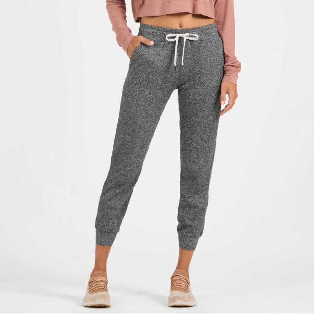 EXCELLENT CONDITION Vuori Performance Jogger, Heather Grey, XS